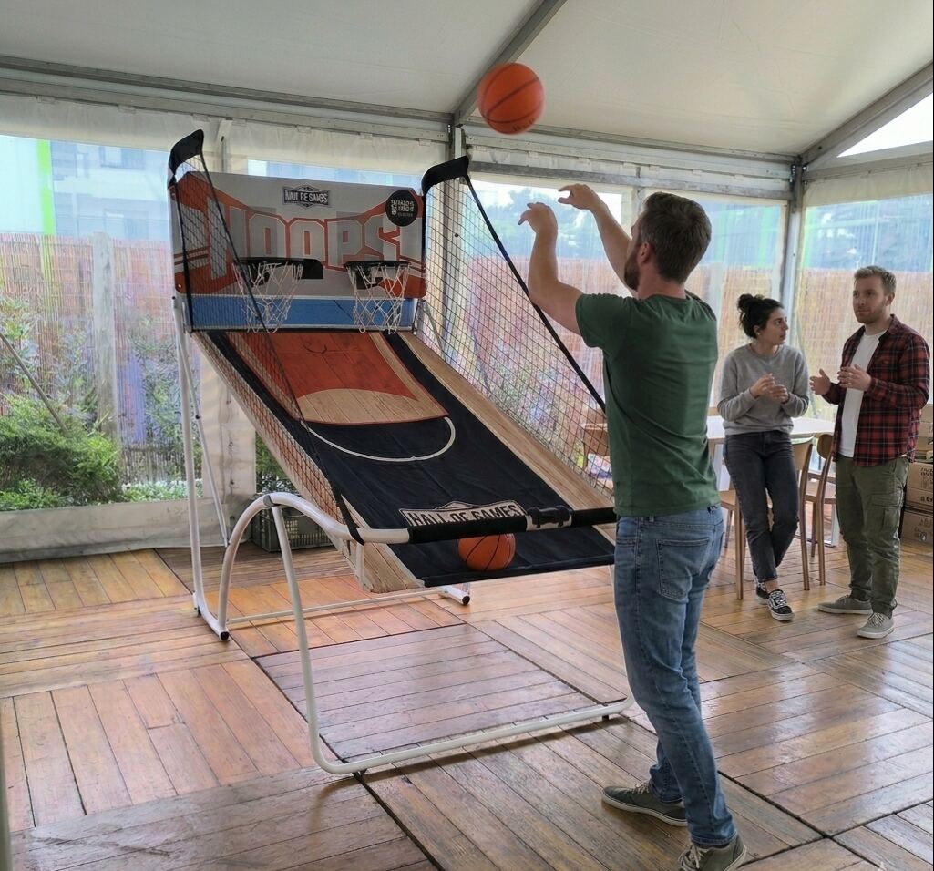 Basket con marcador para eventos